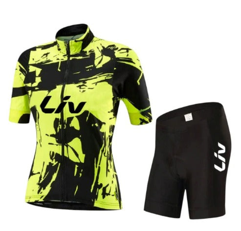 BORA cycling outfit | short-sleeve cycling jersey + bib shorts